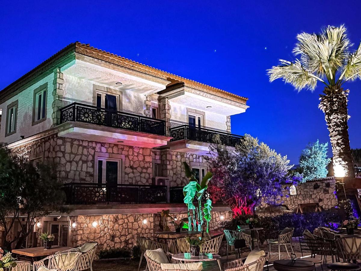Woodtown Alaçatı Otel *