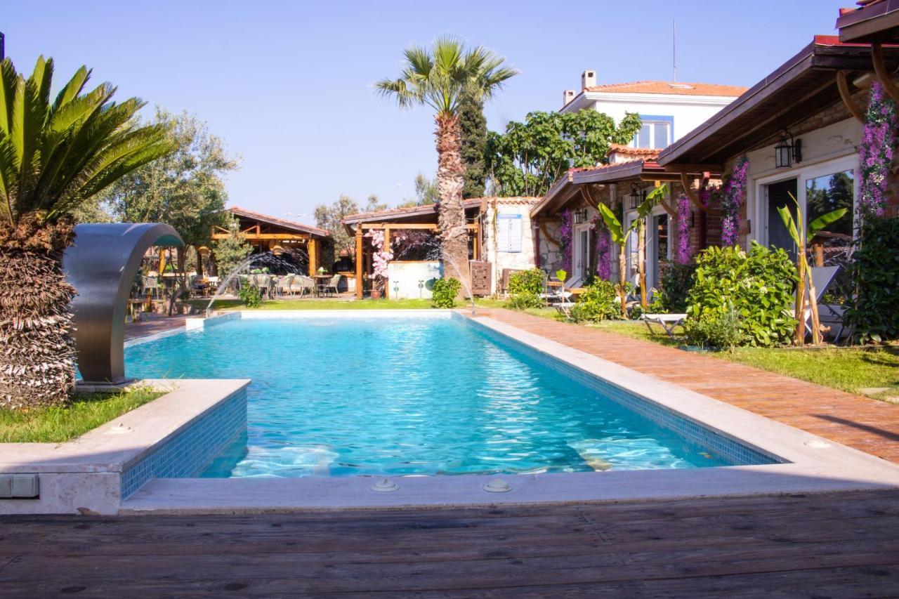 Woodtown Alaçatı Otel *