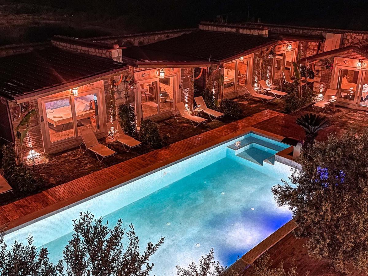 Woodtown Alaçatı Otel