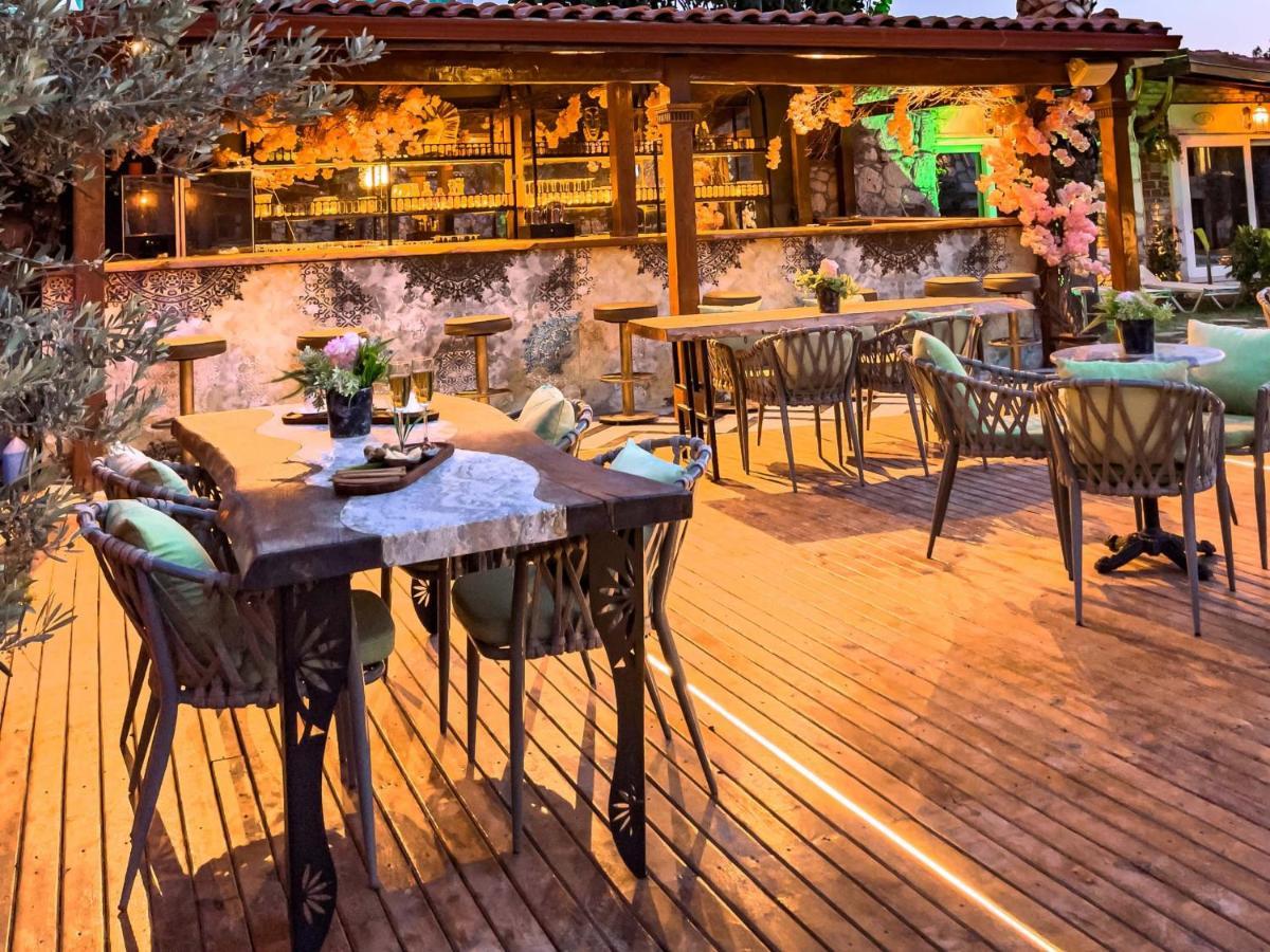 Woodtown Alaçatı Otel *